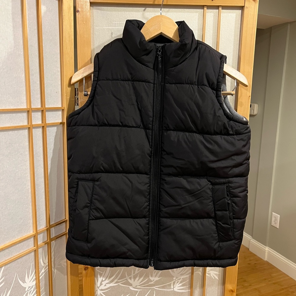 Old Navy Puffer Vest Boys Black, Size M (Size 8)